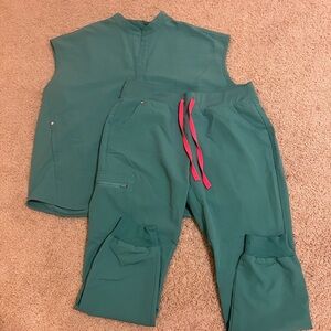 Figs Surgical Green Scrub Set